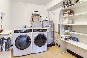 1/2 Mi to Golf Course: Chic Pinetop Townhome