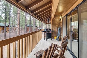 1/2 Mi to Golf Course: Chic Pinetop Townhome