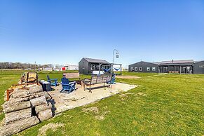 6 Mi to Lake Tawakoni: Texas Family Home