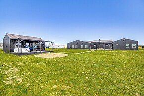6 Mi to Lake Tawakoni: Texas Family Home