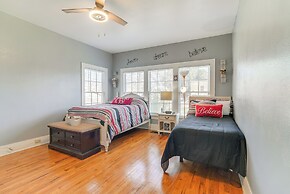 10 Mi to Caddo Lake: Charming Cottage in Vivian!