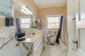 10 Mi to Caddo Lake: Charming Cottage in Vivian!