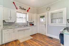 10 Mi to Caddo Lake: Charming Cottage in Vivian!