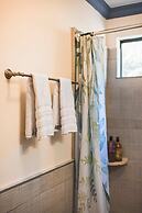 Spacious Retreat w Large Kitchen Outdoor Patio