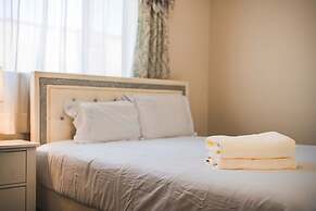 Spacious Retreat w Large Kitchen Outdoor Patio