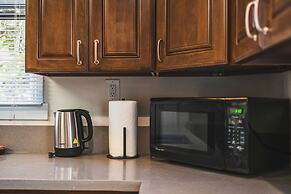 Spacious Retreat w Large Kitchen Outdoor Patio