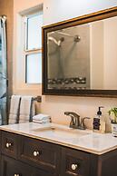 Spacious Retreat w Large Kitchen Outdoor Patio