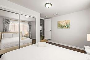 Spacious Retreat w Large Kitchen Outdoor Patio