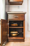 Spacious Retreat w Large Kitchen Outdoor Patio