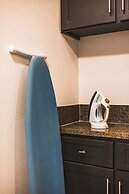 Spacious Retreat w Large Kitchen Outdoor Patio