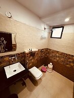 HOTEL LOTUS INN
