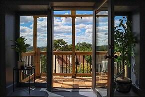 Yinz Retreat, Above the City Home