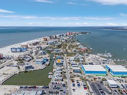 920 Bay Breeze Bungalow: Stunning Bay View Home W/ Heated Pool! 2 Bedr