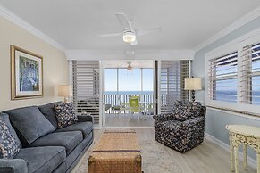 Beach Villas 706 Top-floor Condo W/ Gulf Views, Pool 2 Bedroom Condo