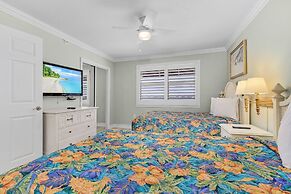 Beach Villas 706 Top-floor Condo W/ Gulf Views, Pool 2 Bedroom Condo