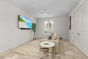 260 Coastal Luxe Retreat: 5bd/4.5ba, Pool & Spa, Water Views 5 Bedroom