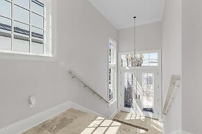 260 Coastal Luxe Retreat: 5bd/4.5ba, Pool & Spa, Water Views 5 Bedroom