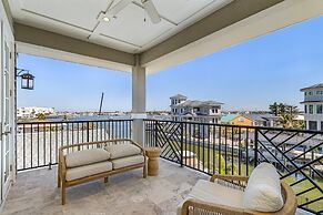 260 Coastal Luxe Retreat: 5bd/4.5ba, Pool & Spa, Water Views 5 Bedroom