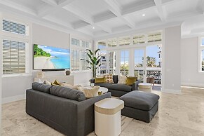 260 Coastal Luxe Retreat: 5bd/4.5ba, Pool & Spa, Water Views 5 Bedroom