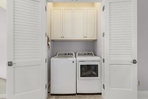 260 Coastal Luxe Retreat: 5bd/4.5ba, Pool & Spa, Water Views 5 Bedroom