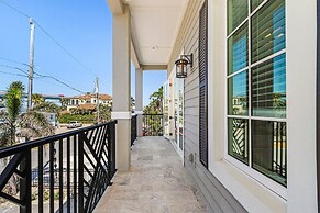 260 Coastal Luxe Retreat: 5bd/4.5ba, Pool & Spa, Water Views 5 Bedroom