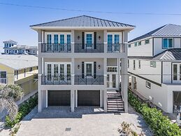 260 Coastal Luxe Retreat: 5bd/4.5ba, Pool & Spa, Water Views 5 Bedroom