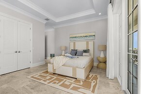 260 Coastal Luxe Retreat: 5bd/4.5ba, Pool & Spa, Water Views 5 Bedroom