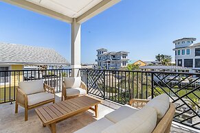 260 Coastal Luxe Retreat: 5bd/4.5ba, Pool & Spa, Water Views 5 Bedroom
