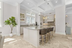 260 Coastal Luxe Retreat: 5bd/4.5ba, Pool & Spa, Water Views 5 Bedroom
