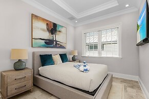 260 Coastal Luxe Retreat: 5bd/4.5ba, Pool & Spa, Water Views 5 Bedroom