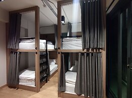 N5 Ratchawong Hostel