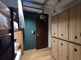 N5 Ratchawong Hostel
