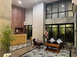 N5 Ratchawong Hostel