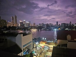 N5 Ratchawong Hostel