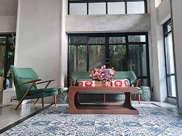N5 Ratchawong Hostel