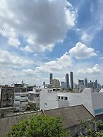 N5 Ratchawong Hostel