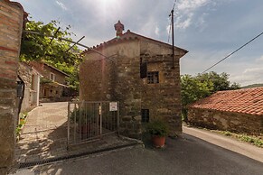 Fairy-tale Tiny House From 17th Century
