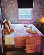 Looking Glass Cottage