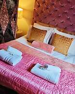 Looking Glass Cottage