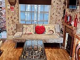 Looking Glass Cottage