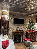 Looking Glass Cottage