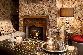 Looking Glass Cottage