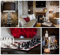 Looking Glass Cottage