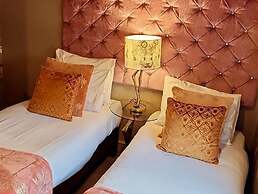 Looking Glass Cottage