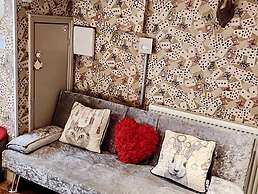 Looking Glass Cottage