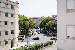 Sunny Lisbon Apartments by SoulPlaces
