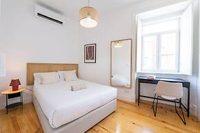 Sunny Lisbon Apartments by SoulPlaces