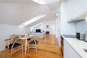 Sunny Lisbon Apartments by SoulPlaces