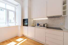 Sunny Lisbon Apartments by SoulPlaces