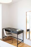 Sunny Lisbon Apartments by SoulPlaces